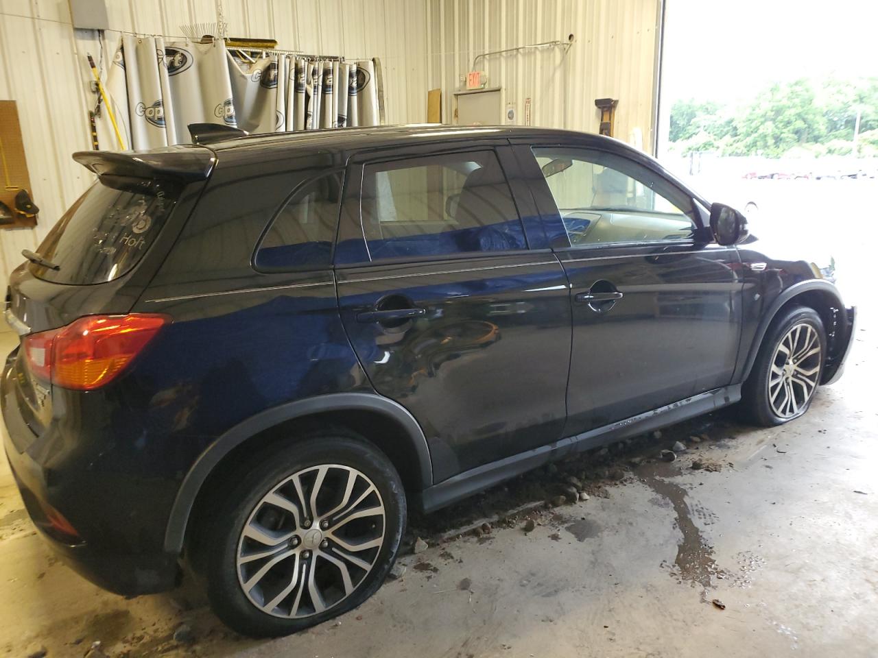 Photo 2 VIN: JA4AP4AU1KU017761 - MITSUBISHI OUTLANDER 