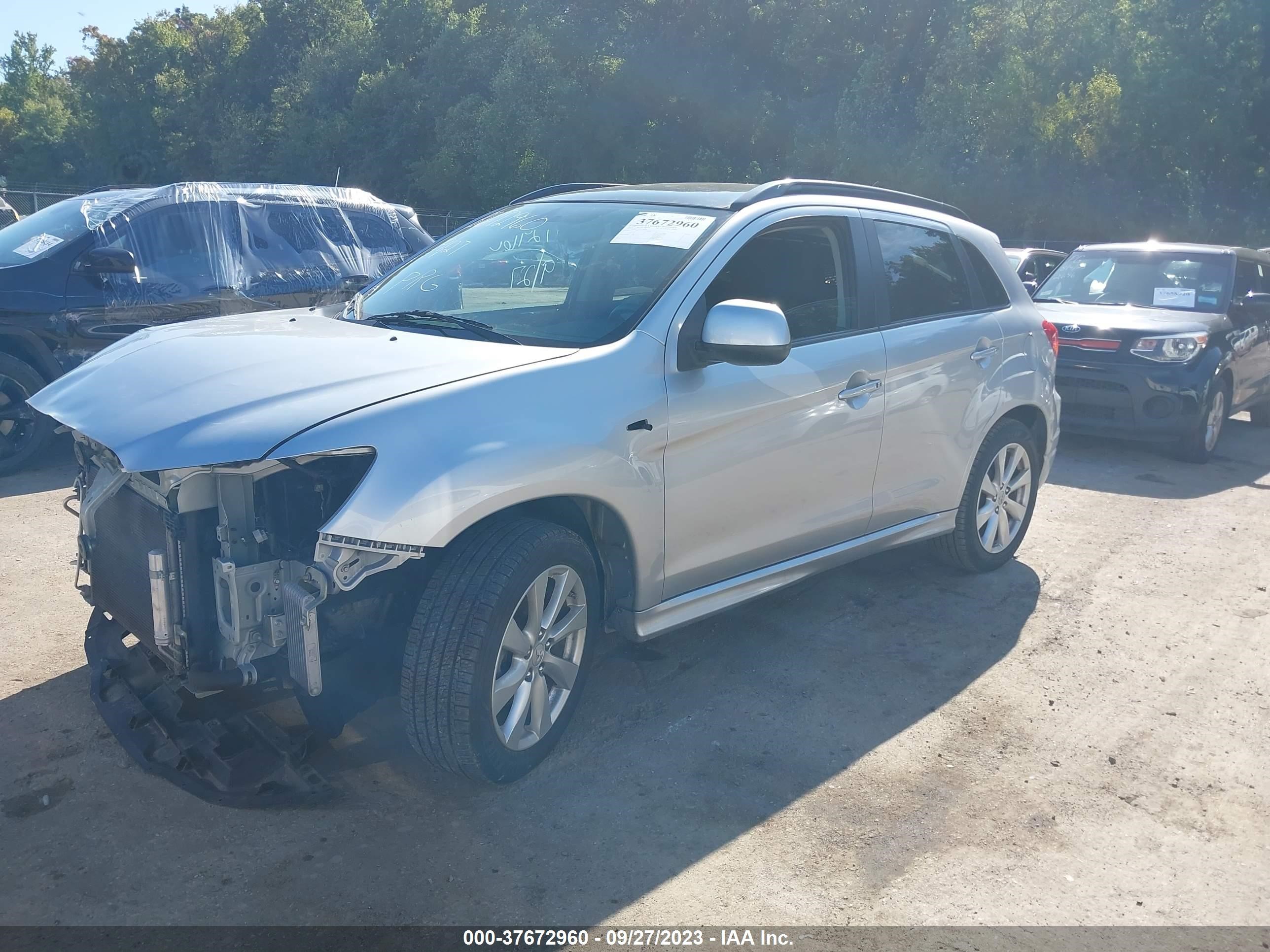 Photo 1 VIN: JA4AP4AU3CZ000495 - MITSUBISHI OUTLANDER 