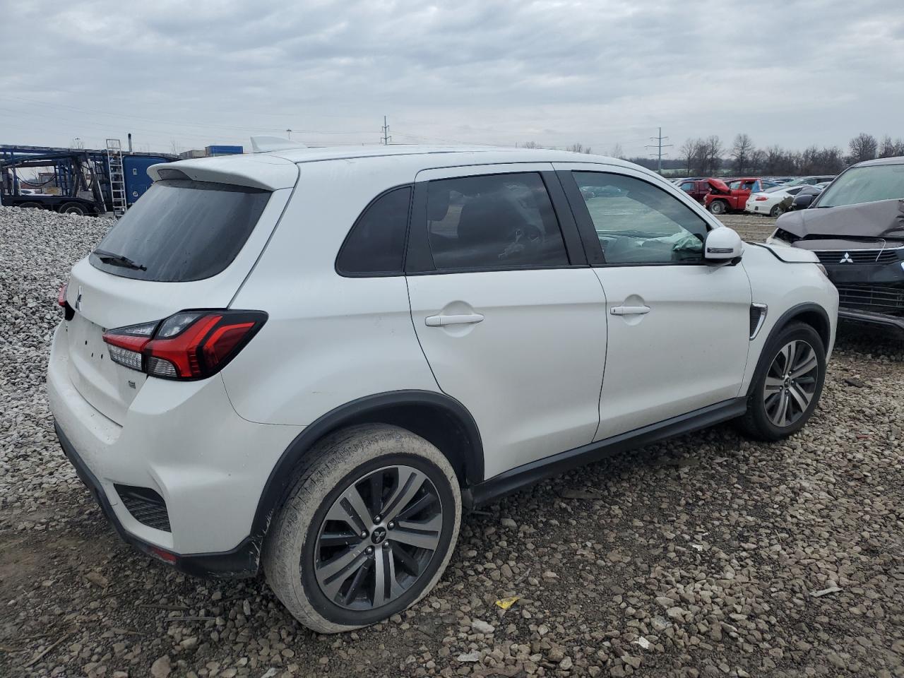 Photo 2 VIN: JA4AP4AU3LU023711 - MITSUBISHI OUTLANDER 