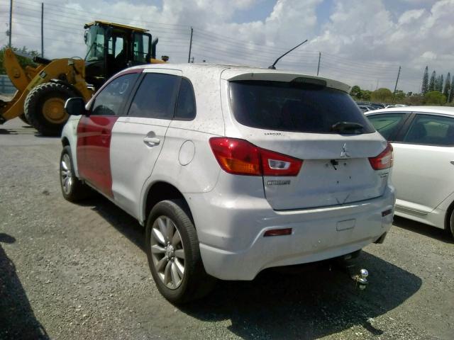 Photo 2 VIN: JA4AP4AU9BZ001200 - MITSUBISHI OUTLANDER 