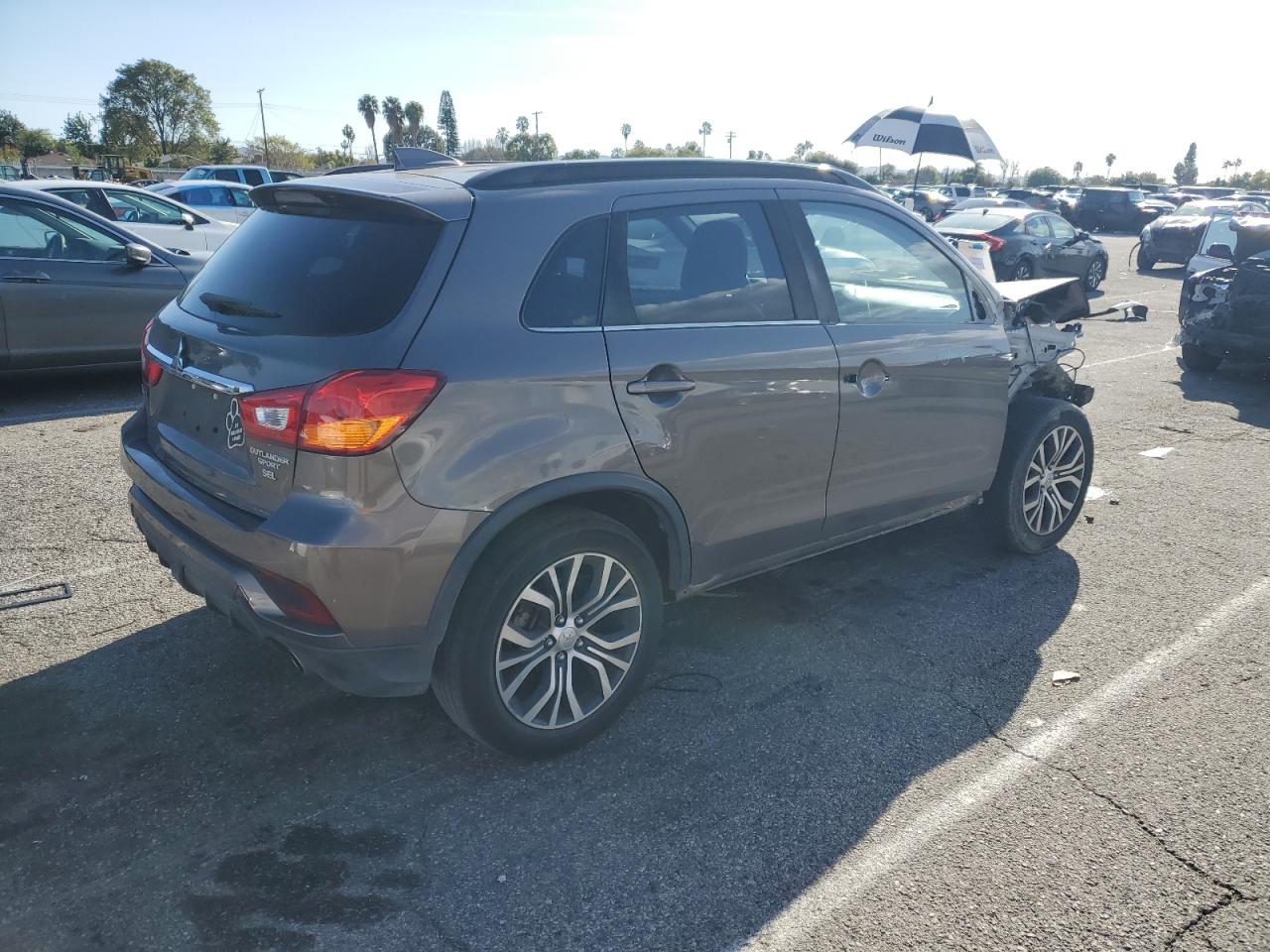 Photo 2 VIN: JA4AP4AW9JU021847 - MITSUBISHI OUTLANDER 