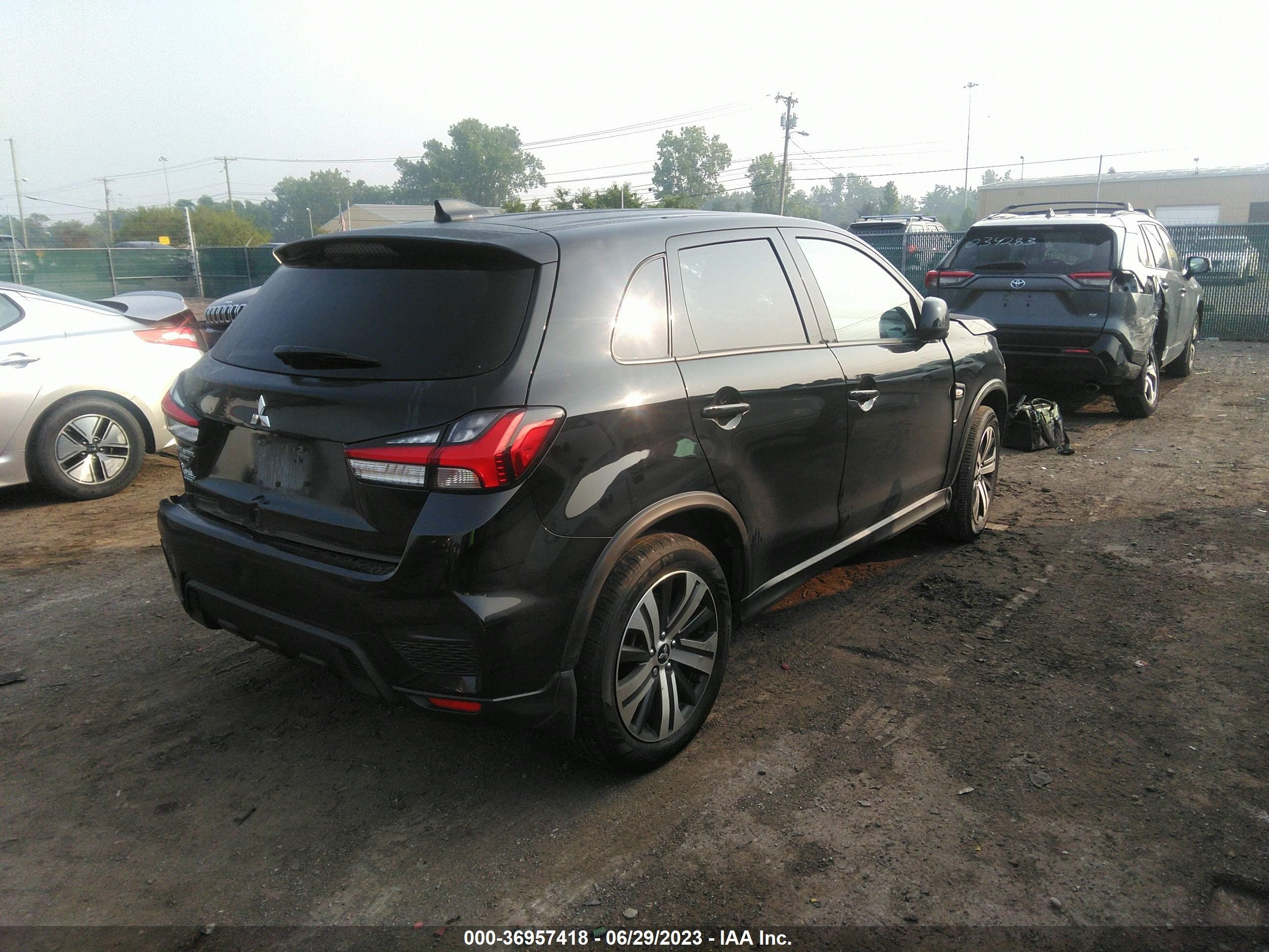 Photo 3 VIN: JA4APUAU9NU012618 - MITSUBISHI OUTLANDER 