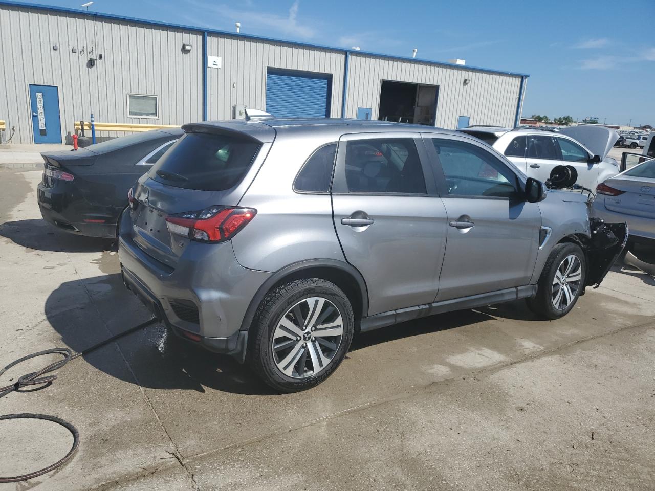 Photo 2 VIN: JA4APVAU1MU033502 - MITSUBISHI OUTLANDER 