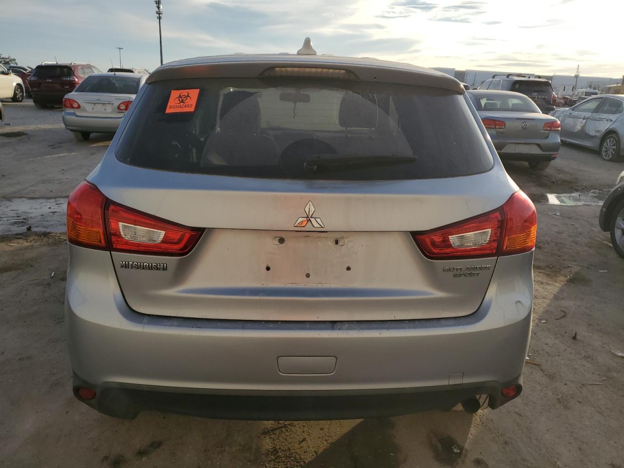 Photo 5 VIN: JA4AR3AU0HZ060357 - MITSUBISHI OUTLANDER 