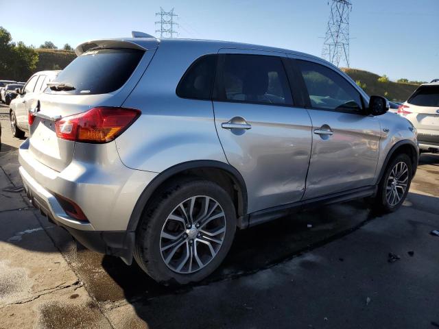 Photo 2 VIN: JA4AR3AU0JZ003694 - MITSUBISHI OUTLANDER 