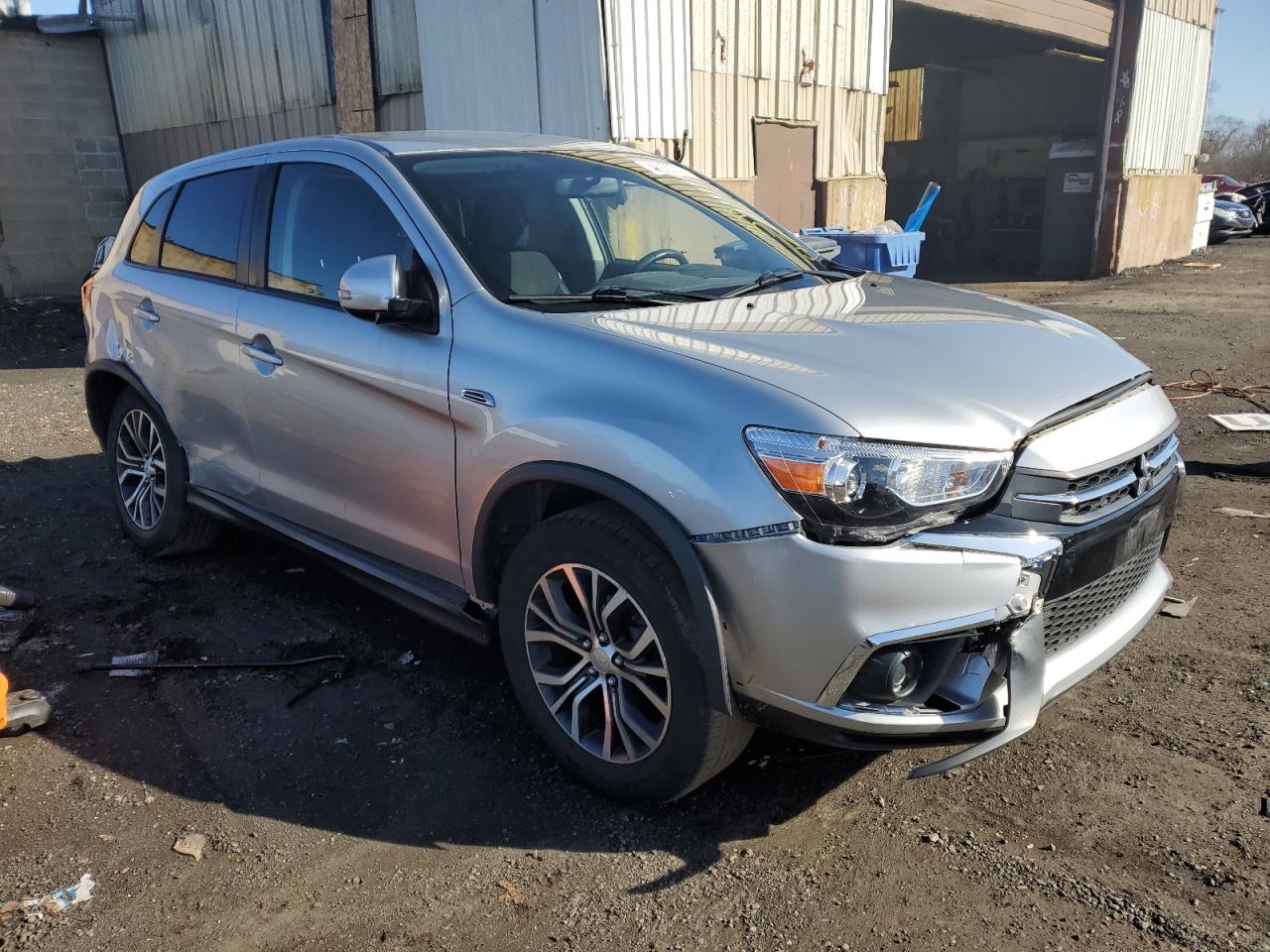 Photo 3 VIN: JA4AR3AU0KU008246 - MITSUBISHI OUTLANDER 