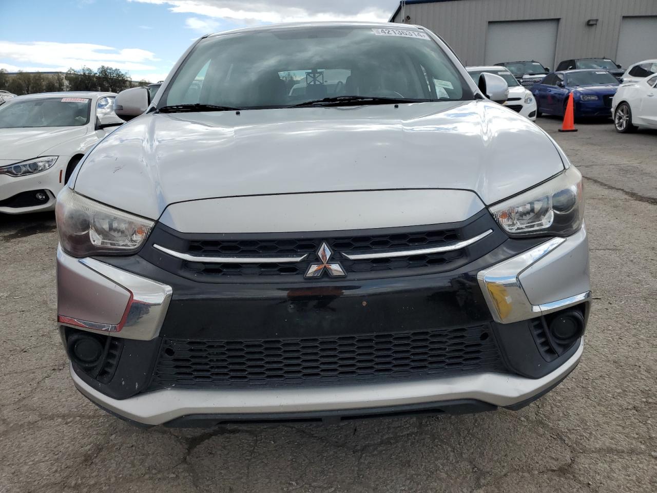 Photo 4 VIN: JA4AR3AU0KU011549 - MITSUBISHI OUTLANDER 