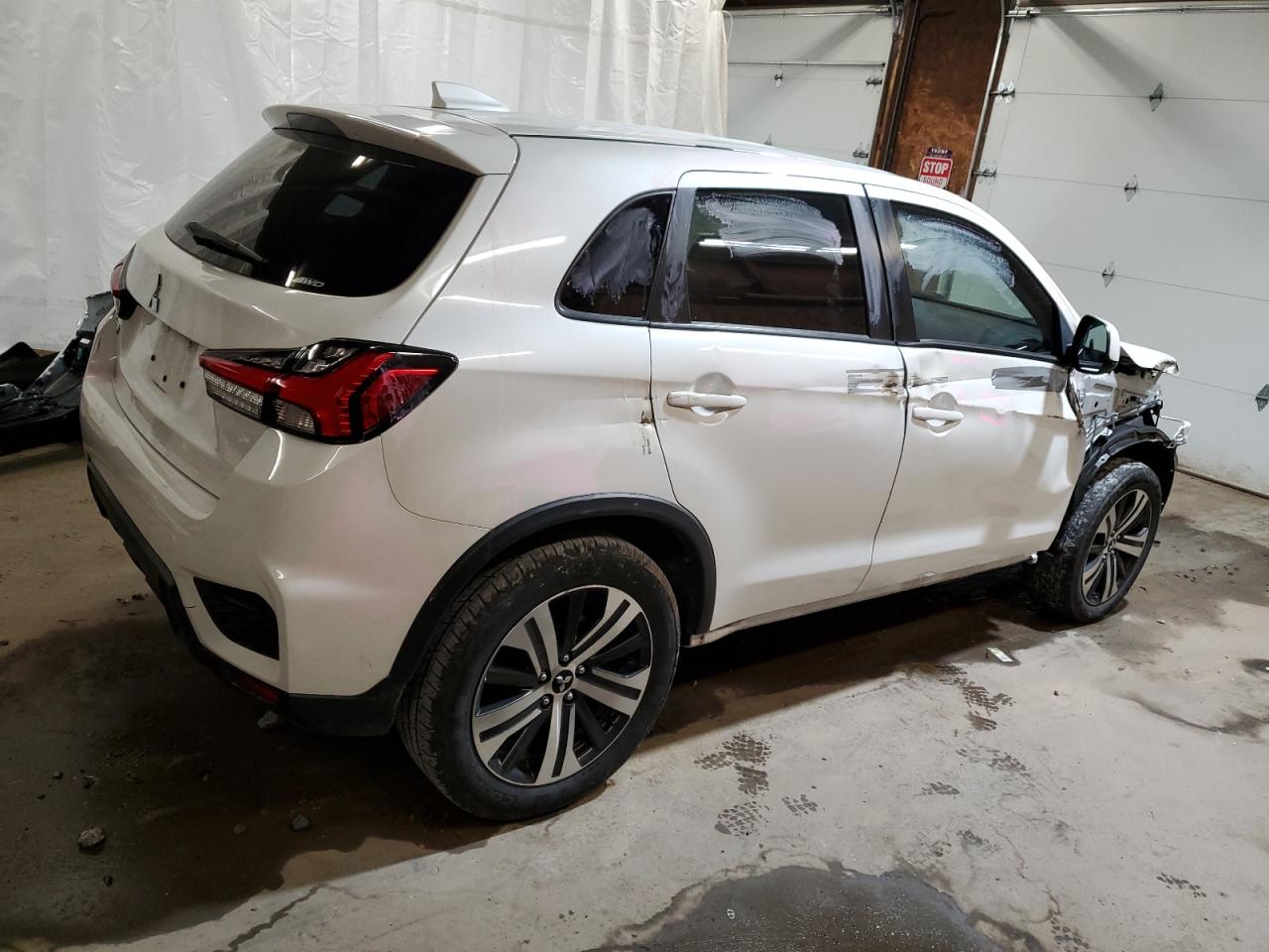 Photo 2 VIN: JA4AR3AU0LU005218 - MITSUBISHI OUTLANDER 