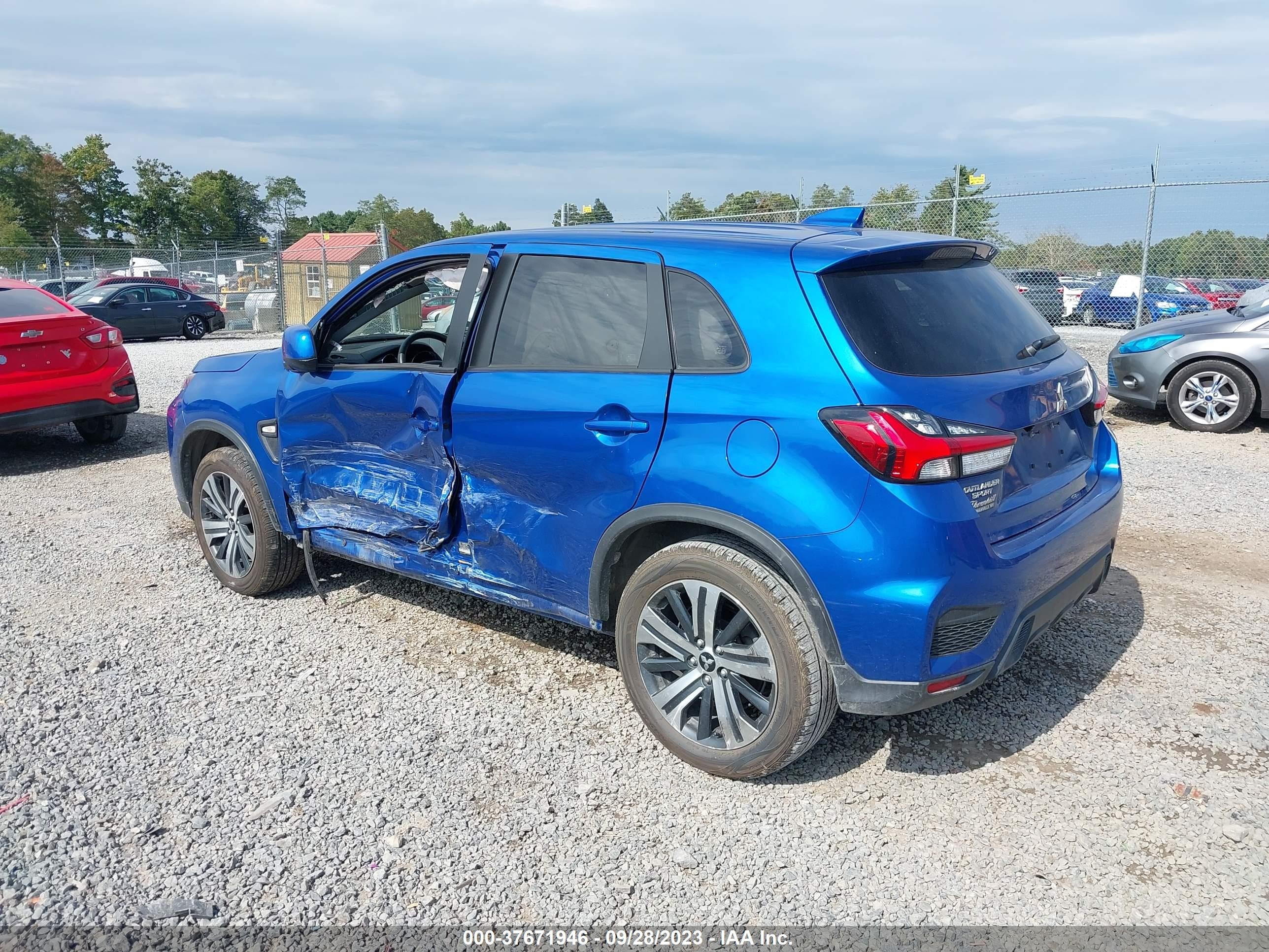 Photo 2 VIN: JA4AR3AU0LU026408 - MITSUBISHI OUTLANDER 