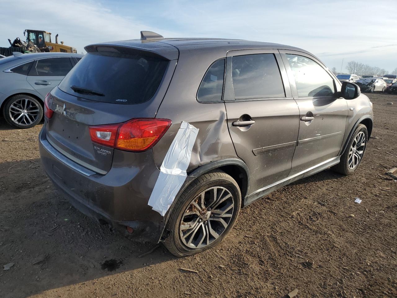 Photo 2 VIN: JA4AR3AU4HZ013476 - MITSUBISHI OUTLANDER 