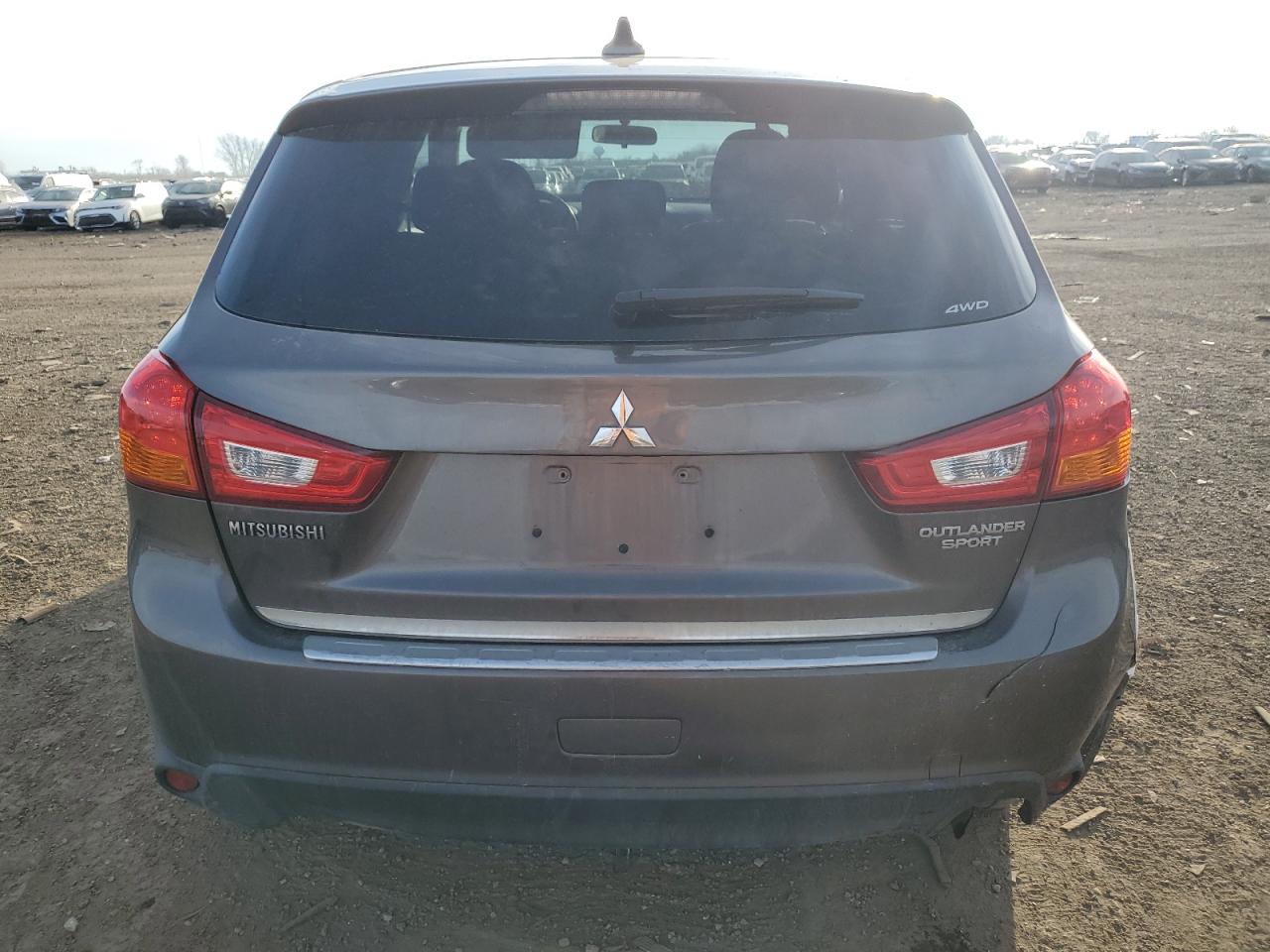 Photo 5 VIN: JA4AR3AU4HZ013476 - MITSUBISHI OUTLANDER 