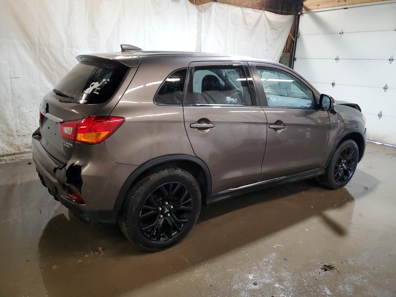 Photo 2 VIN: JA4AR3AU4JZ024399 - MITSUBISHI OUTLANDER 