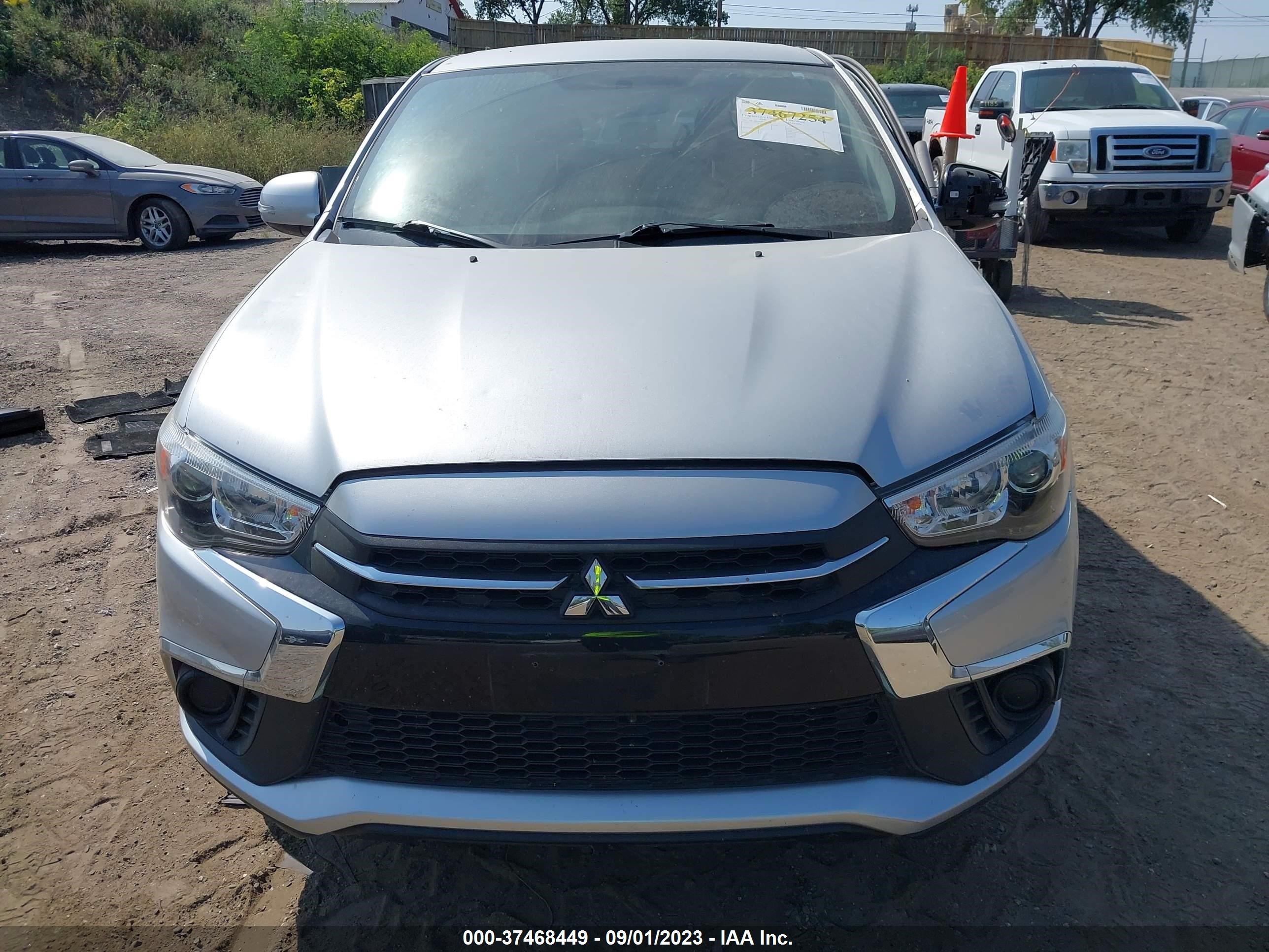 Photo 11 VIN: JA4AR3AU4KU031139 - MITSUBISHI OUTLANDER 