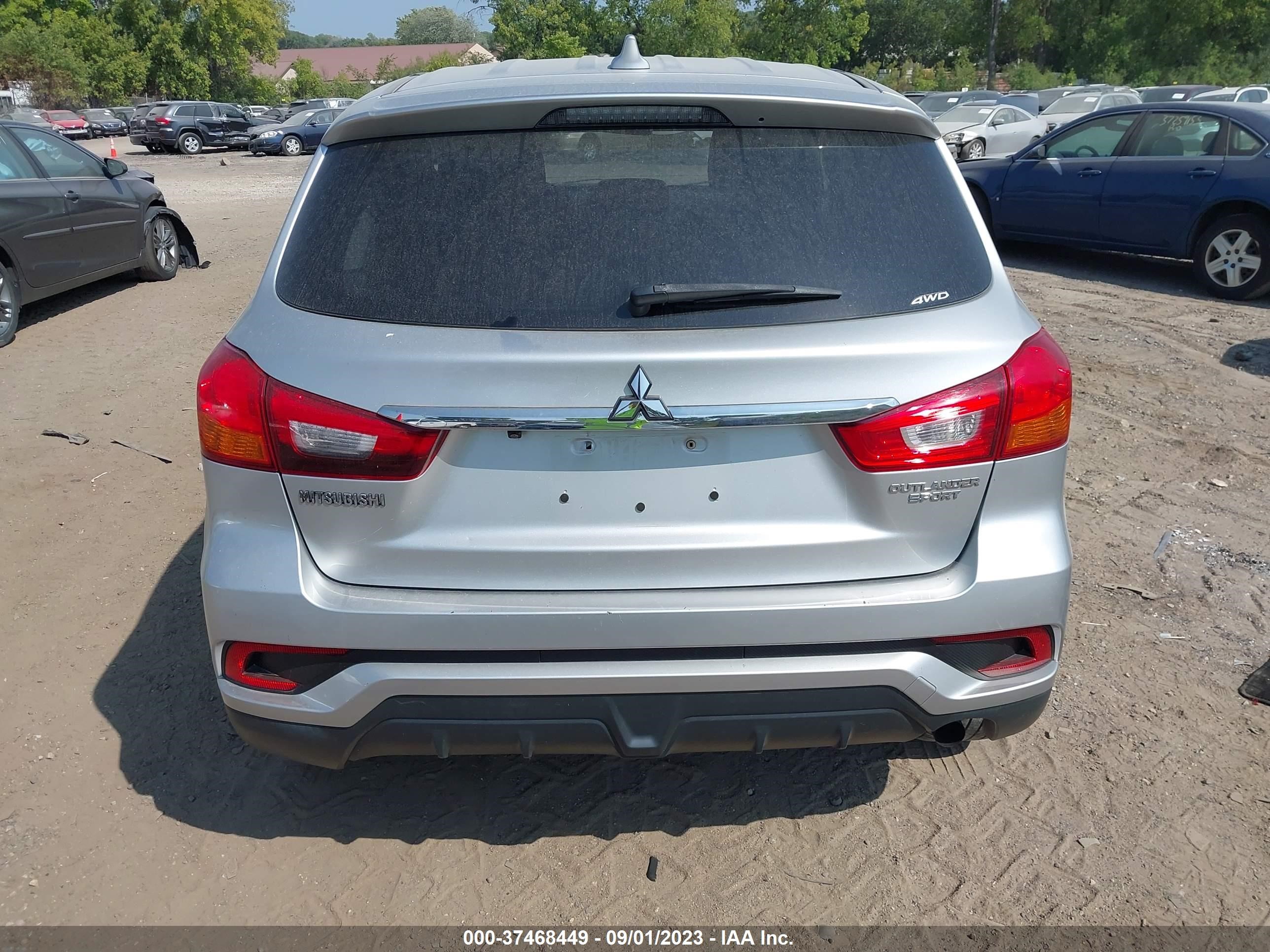 Photo 15 VIN: JA4AR3AU4KU031139 - MITSUBISHI OUTLANDER 