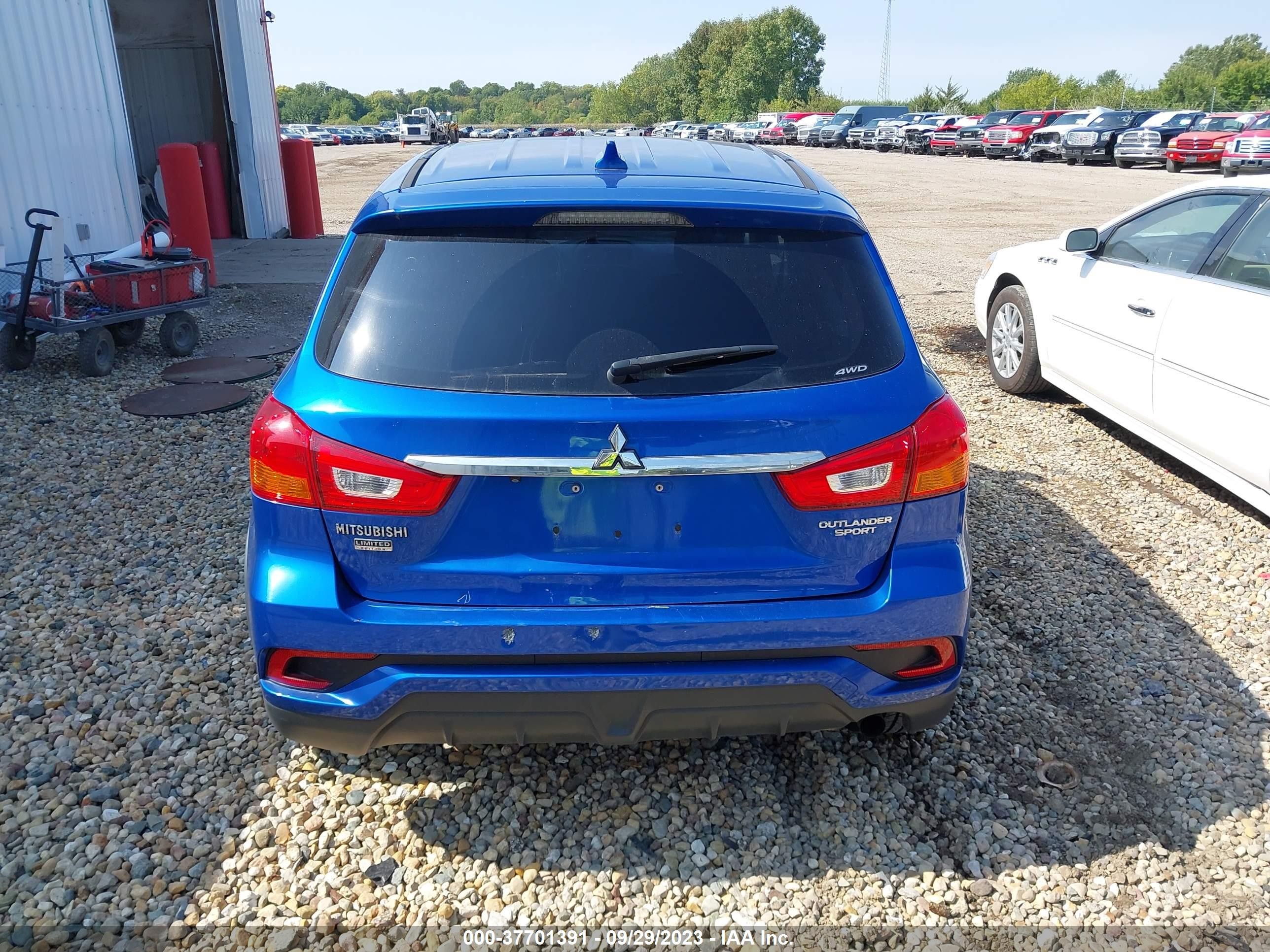 Photo 16 VIN: JA4AR3AU5JU011433 - MITSUBISHI OUTLANDER 