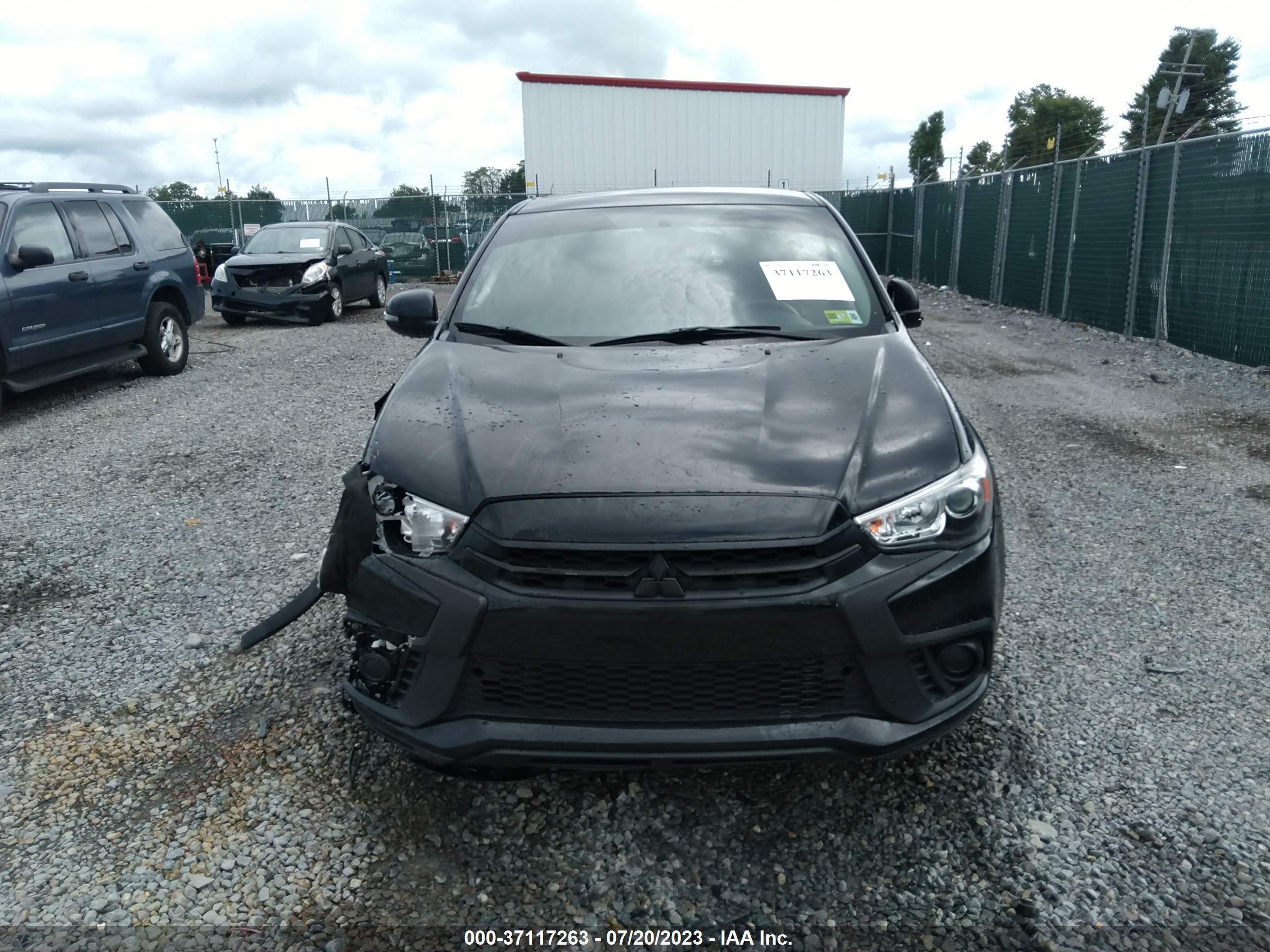 Photo 11 VIN: JA4AR3AU6JZ000363 - MITSUBISHI OUTLANDER 