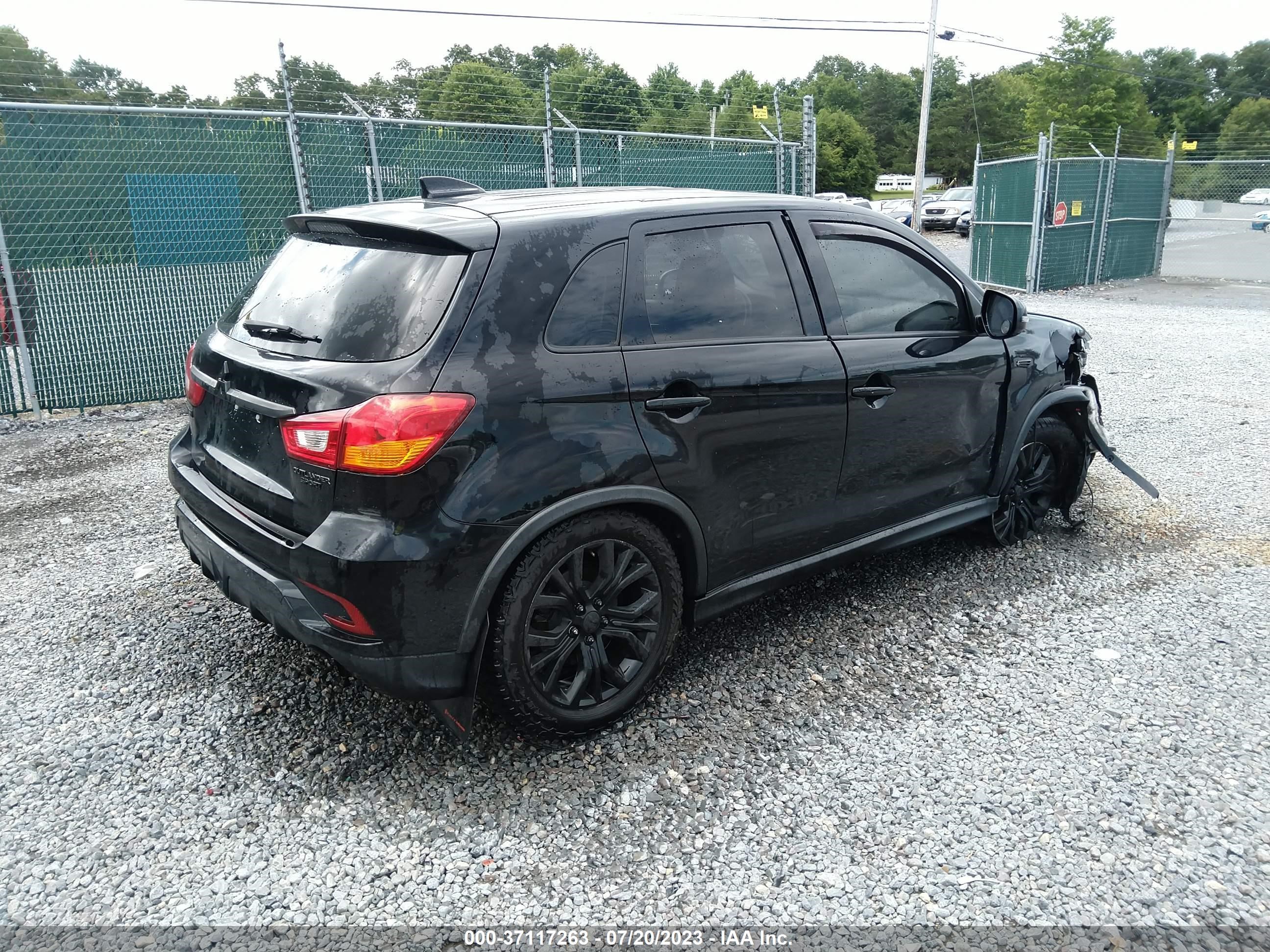 Photo 3 VIN: JA4AR3AU6JZ000363 - MITSUBISHI OUTLANDER 