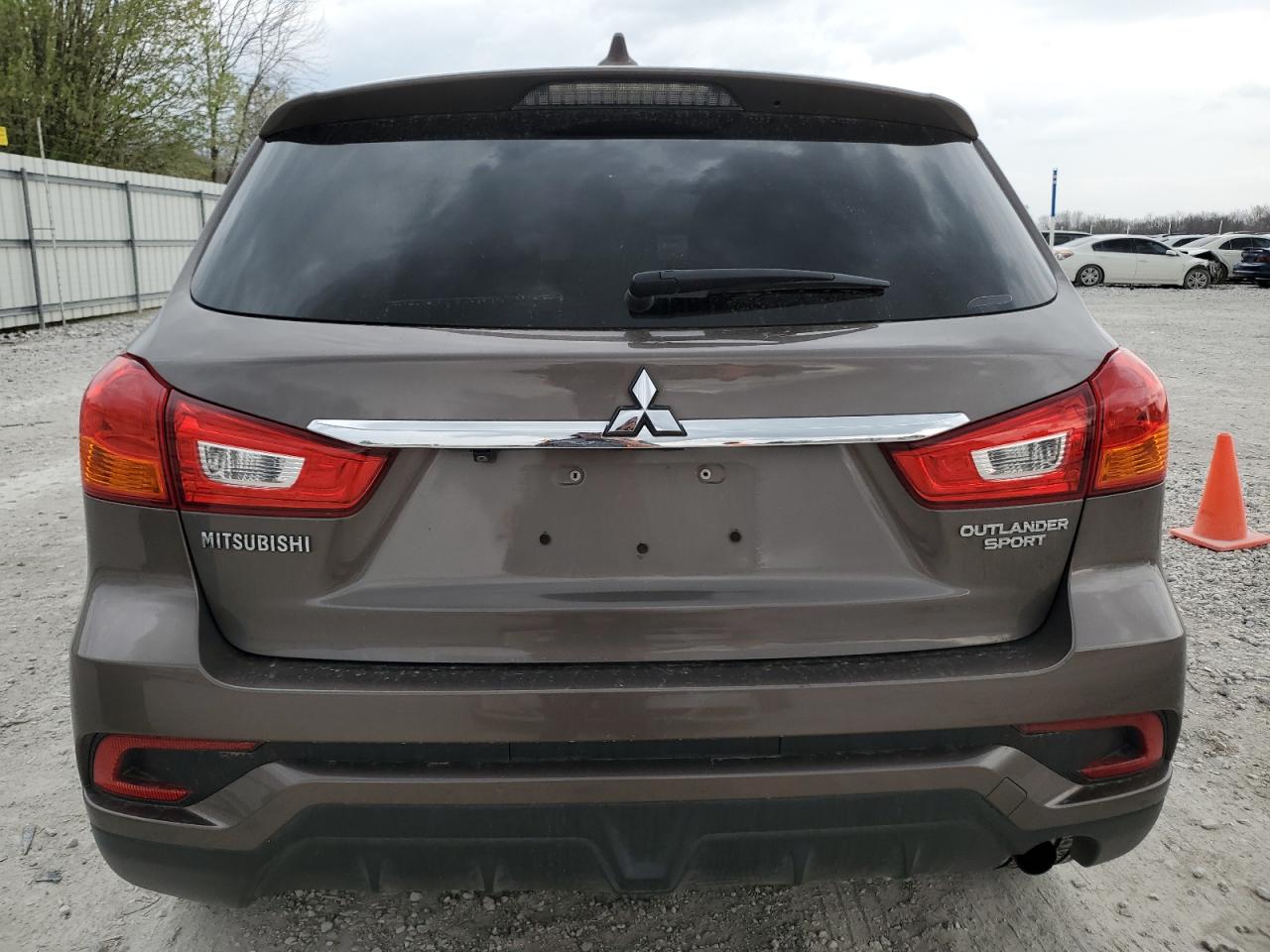 Photo 5 VIN: JA4AR3AU6KU002872 - MITSUBISHI OUTLANDER 