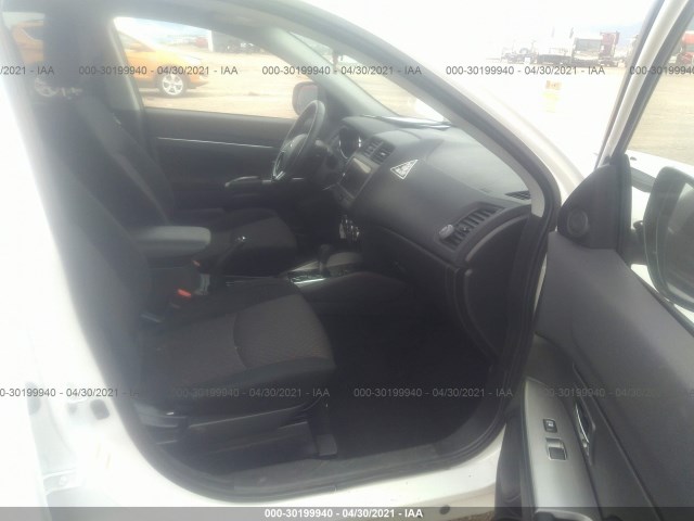 Photo 4 VIN: JA4AR3AU6KU013323 - MITSUBISHI OUTLANDER 