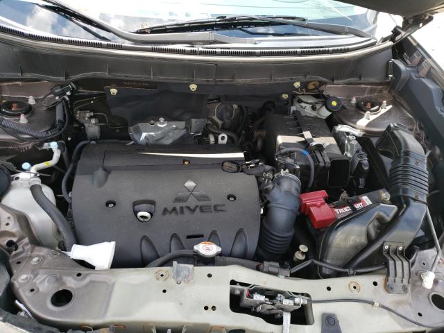 Photo 6 VIN: JA4AR3AU7HZ061344 - MITSUBISHI OUTLANDER 