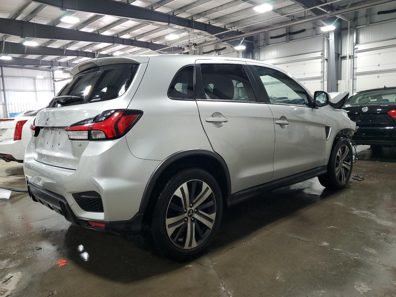 Photo 2 VIN: JA4AR3AU7LU026325 - MITSUBISHI OUTLANDER 