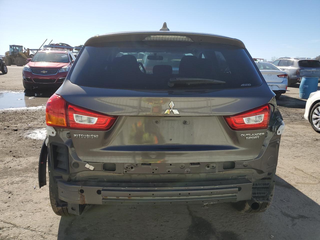 Photo 5 VIN: JA4AR3AU8HZ040633 - MITSUBISHI OUTLANDER 