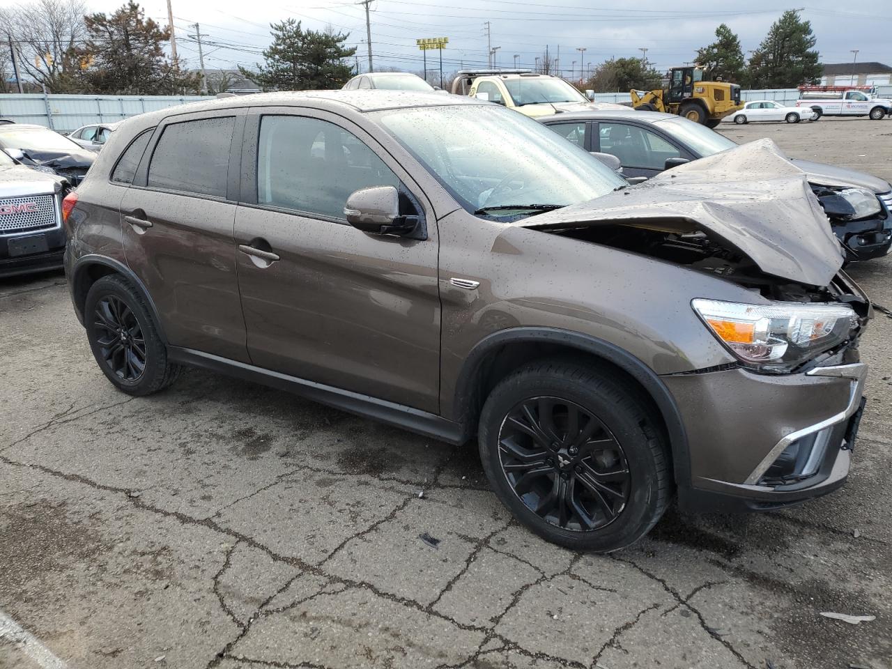 Photo 3 VIN: JA4AR3AU8JZ024938 - MITSUBISHI OUTLANDER 