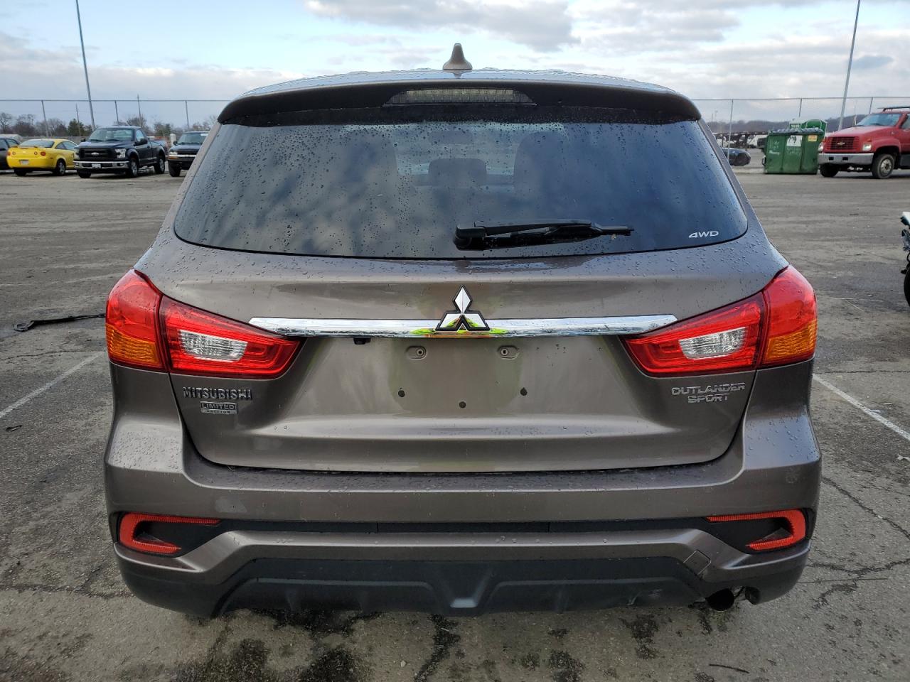 Photo 5 VIN: JA4AR3AU8JZ024938 - MITSUBISHI OUTLANDER 