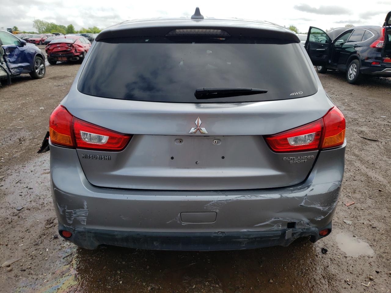 Photo 5 VIN: JA4AR3AUXHZ012560 - MITSUBISHI OUTLANDER 