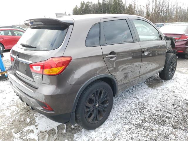 Photo 2 VIN: JA4AR3AUXJU008463 - MITSUBISHI OUTLANDER 