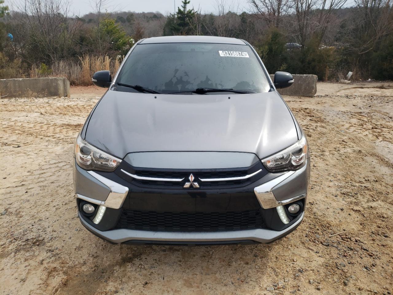 Photo 4 VIN: JA4AR3AUXJU010682 - MITSUBISHI OUTLANDER 