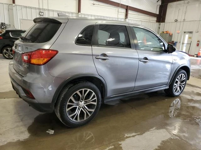 Photo 2 VIN: JA4AR3AUXJZ020826 - MITSUBISHI OUTLANDER 