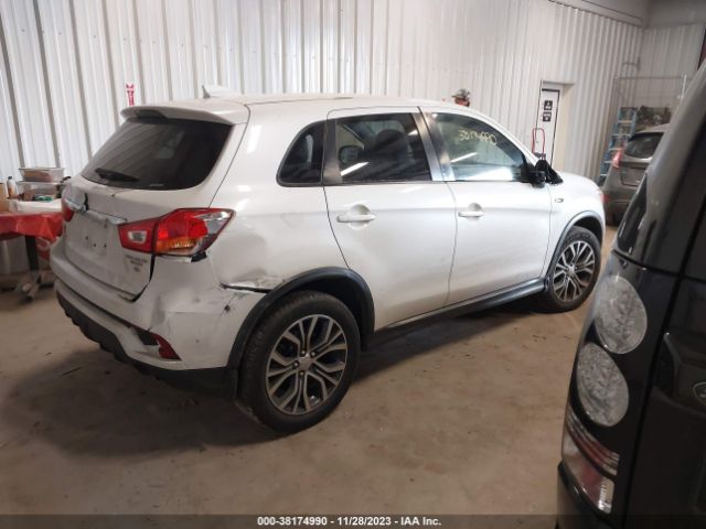 Photo 3 VIN: JA4AR3AW9JZ010922 - MITSUBISHI OUTLANDER SPORT 