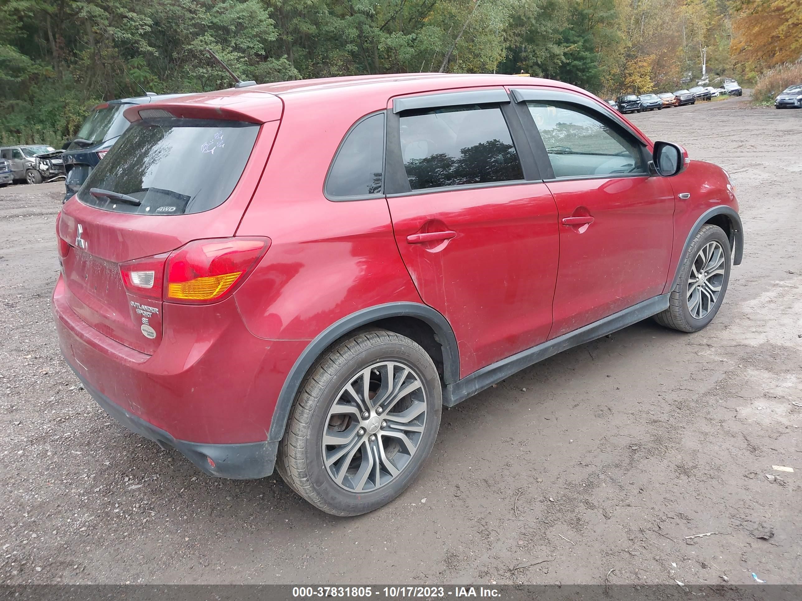 Photo 3 VIN: JA4AR3AWXGZ046532 - MITSUBISHI OUTLANDER 