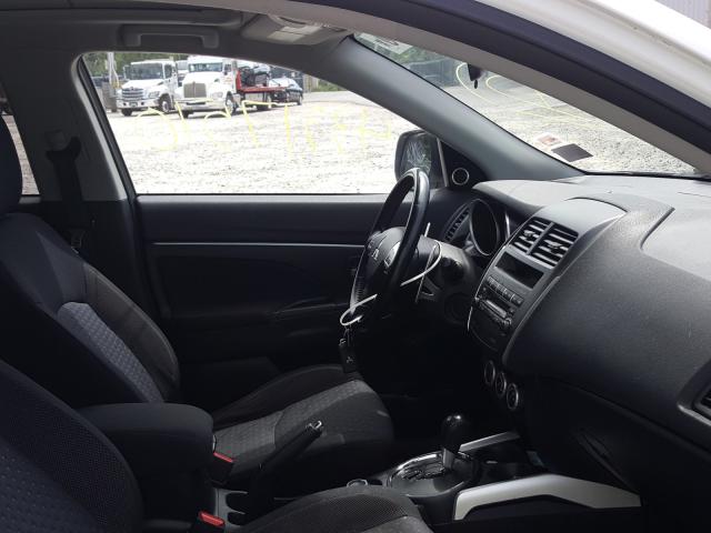 Photo 4 VIN: JA4AR4AU0BZ001287 - MITSUBISHI OUTLANDER 