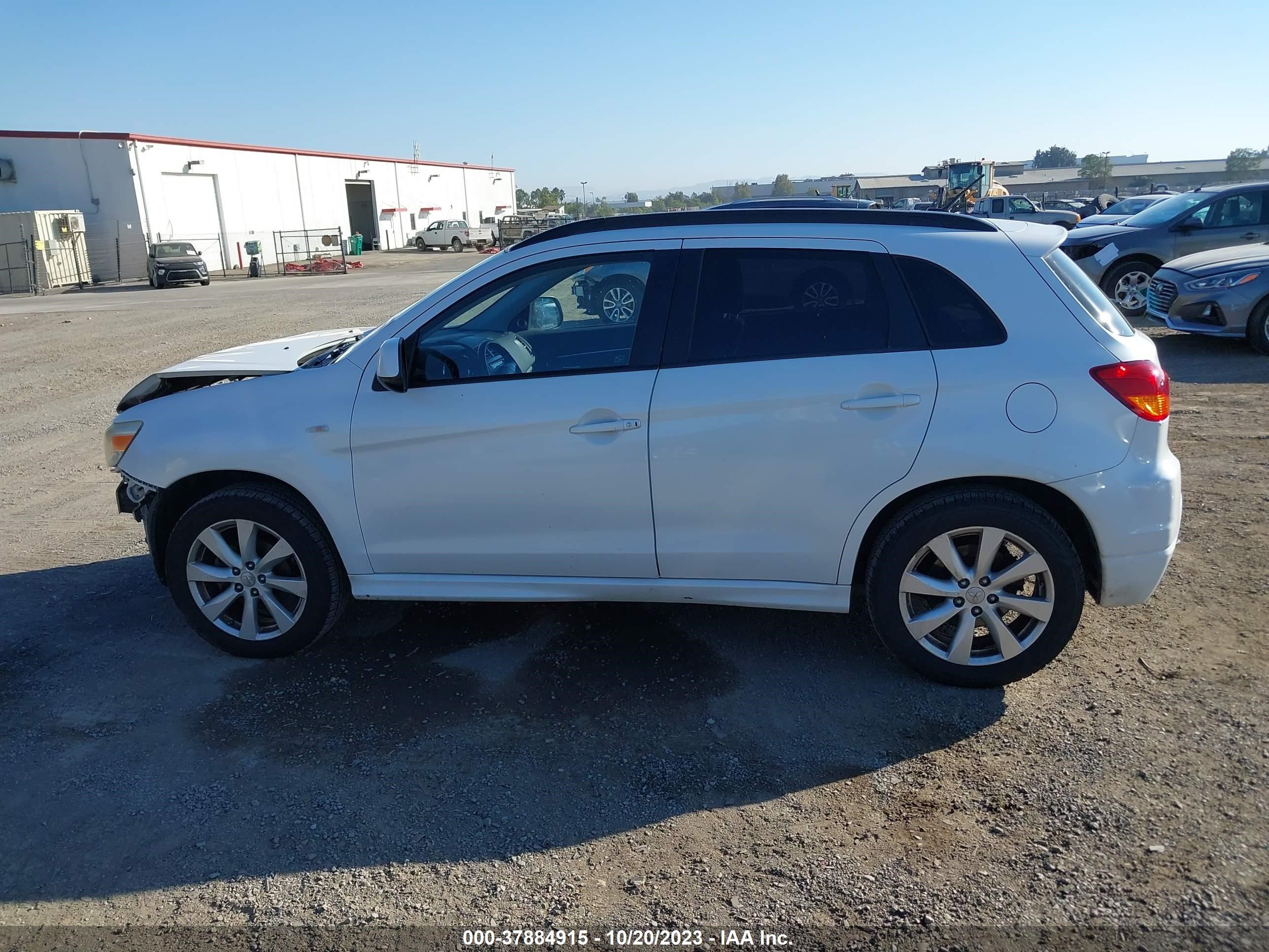 Photo 14 VIN: JA4AR4AU1CZ006239 - MITSUBISHI OUTLANDER 