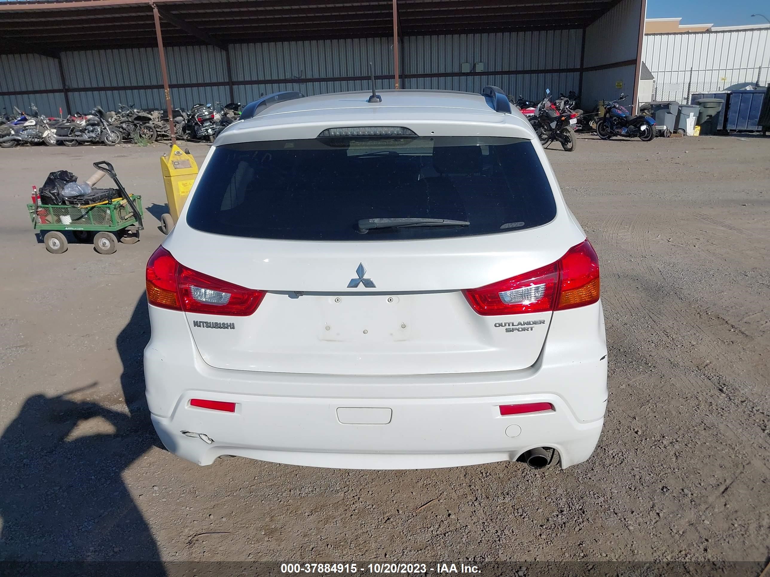 Photo 16 VIN: JA4AR4AU1CZ006239 - MITSUBISHI OUTLANDER 