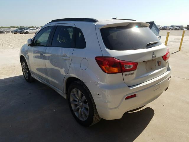 Photo 2 VIN: JA4AR4AUXBZ012314 - MITSUBISHI OUTLANDER 