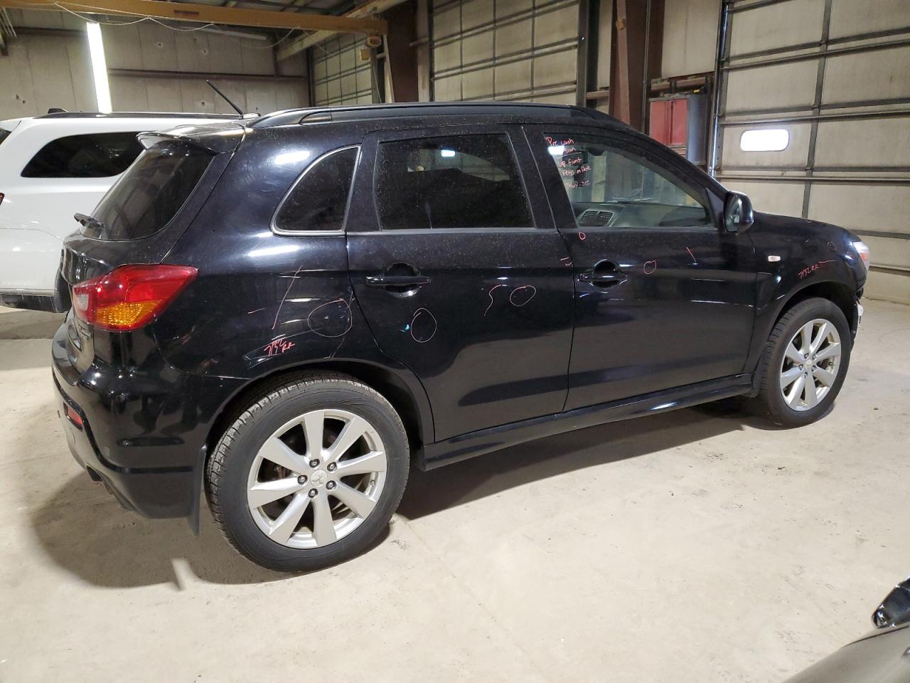 Photo 2 VIN: JA4AR4AUXCZ001654 - MITSUBISHI OUTLANDER 