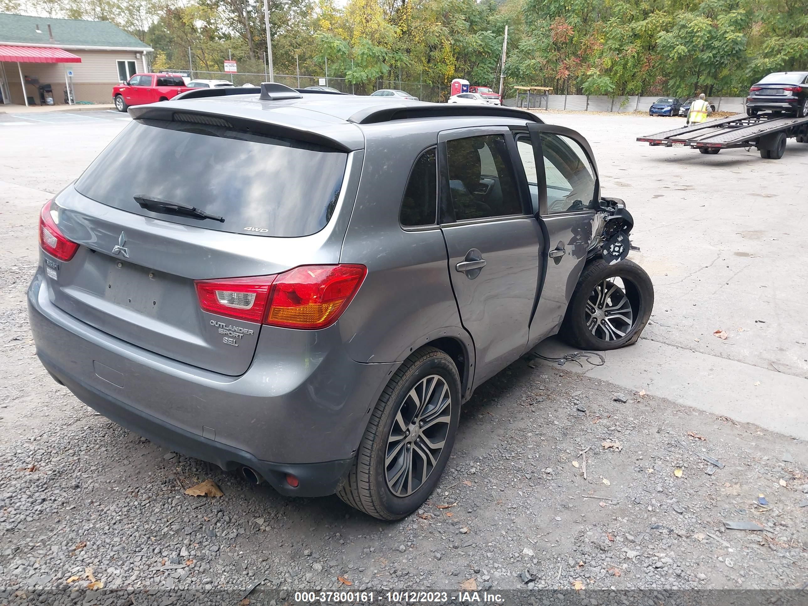 Photo 3 VIN: JA4AR4AW8HZ023452 - MITSUBISHI OUTLANDER 