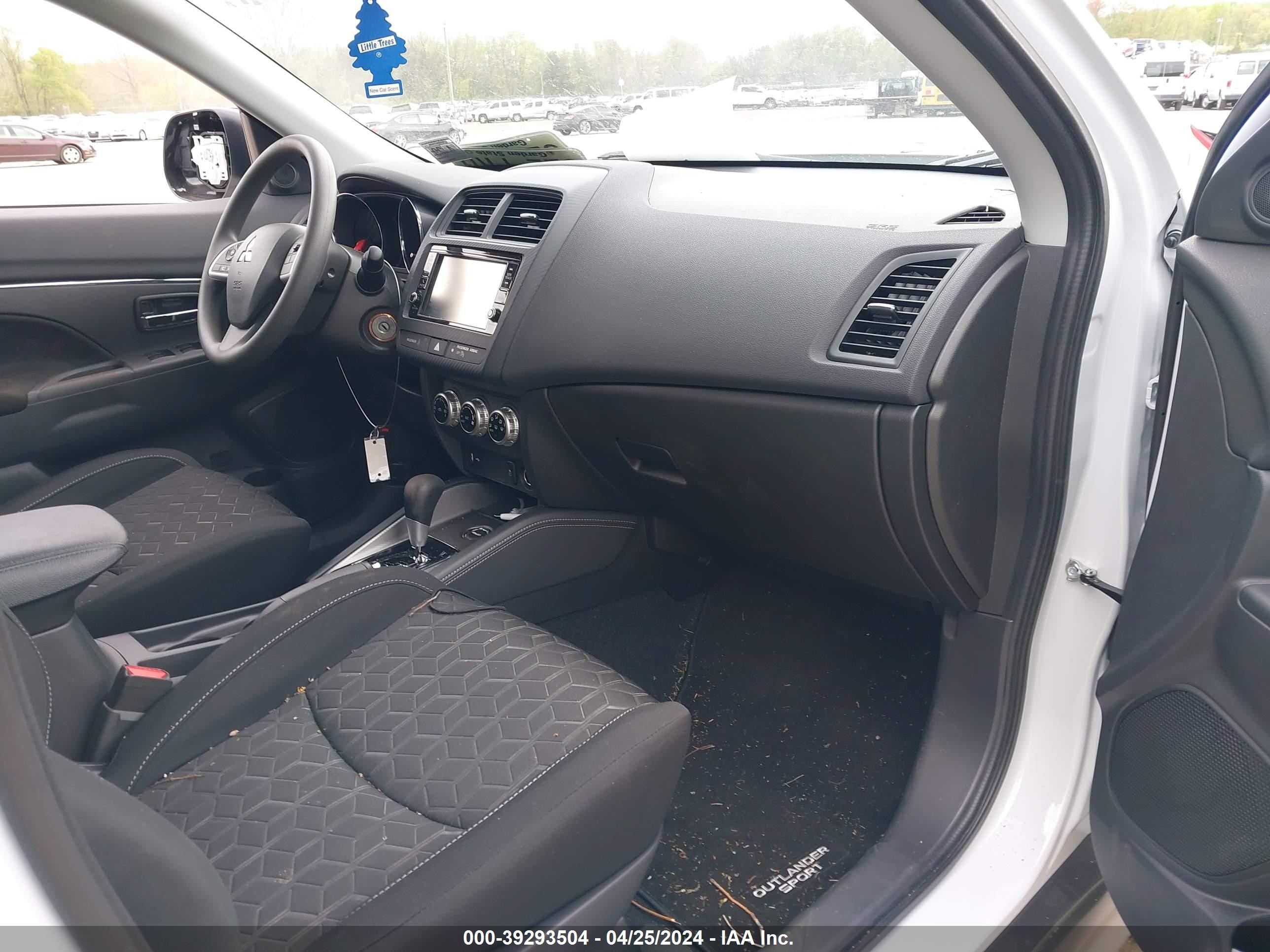 Photo 4 VIN: JA4ARUAU1RU007574 - MITSUBISHI OUTLANDER 