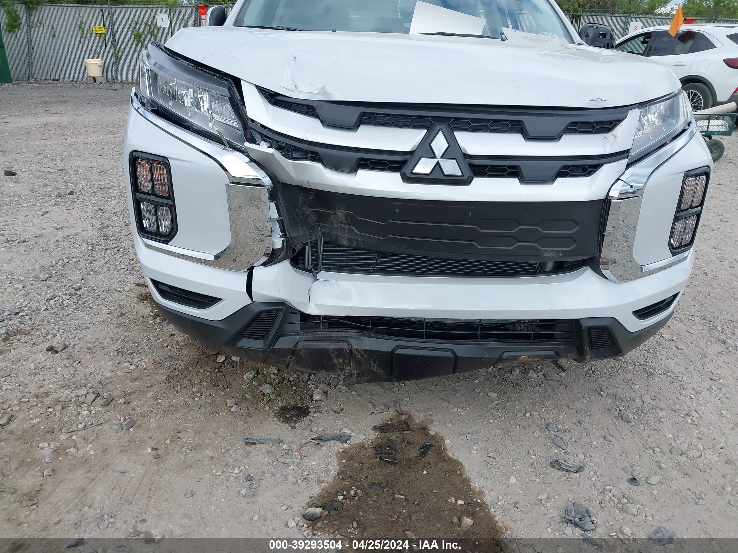 Photo 5 VIN: JA4ARUAU1RU007574 - MITSUBISHI OUTLANDER 