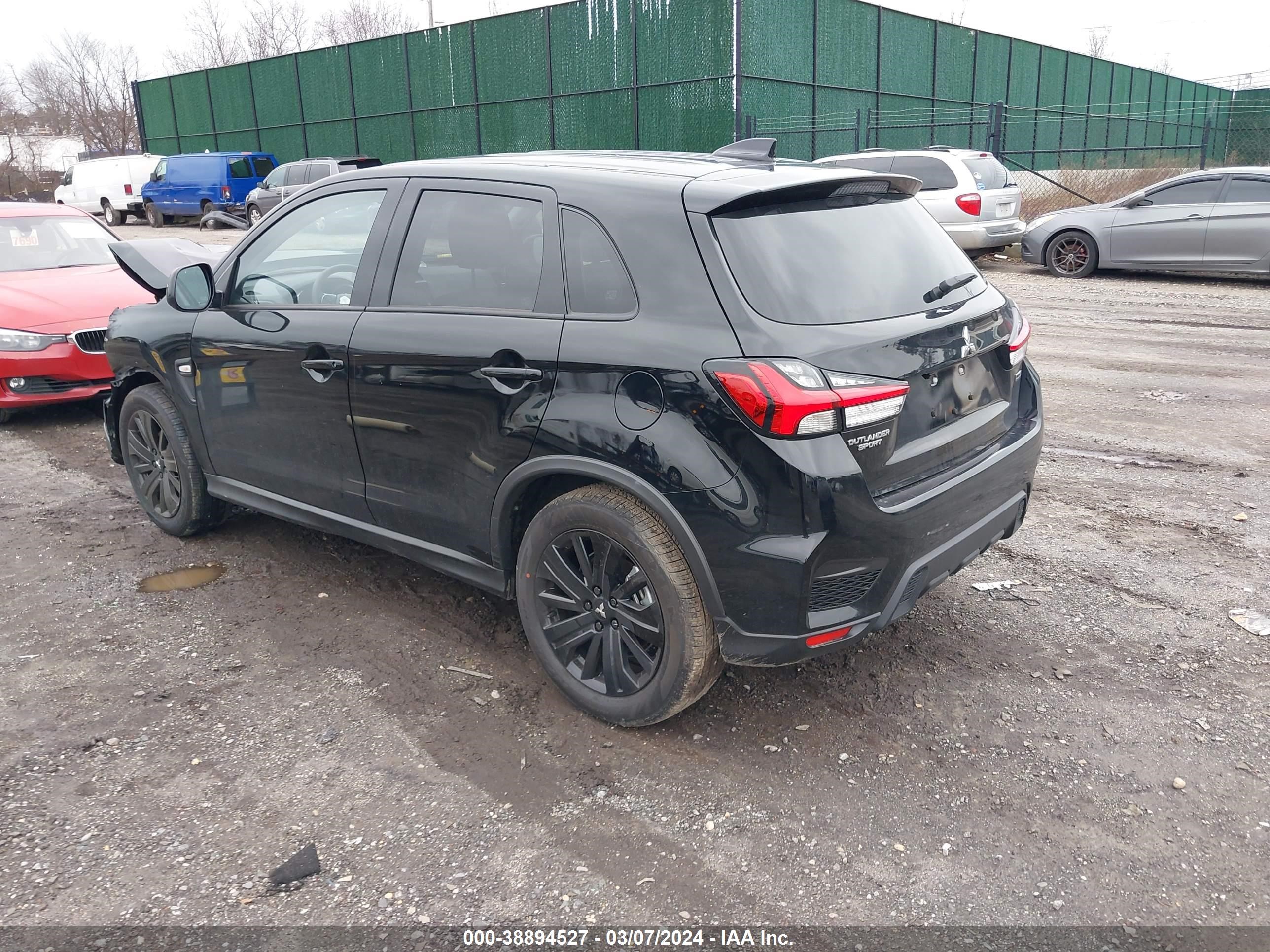 Photo 2 VIN: JA4ARUAU2RU003548 - MITSUBISHI OUTLANDER 