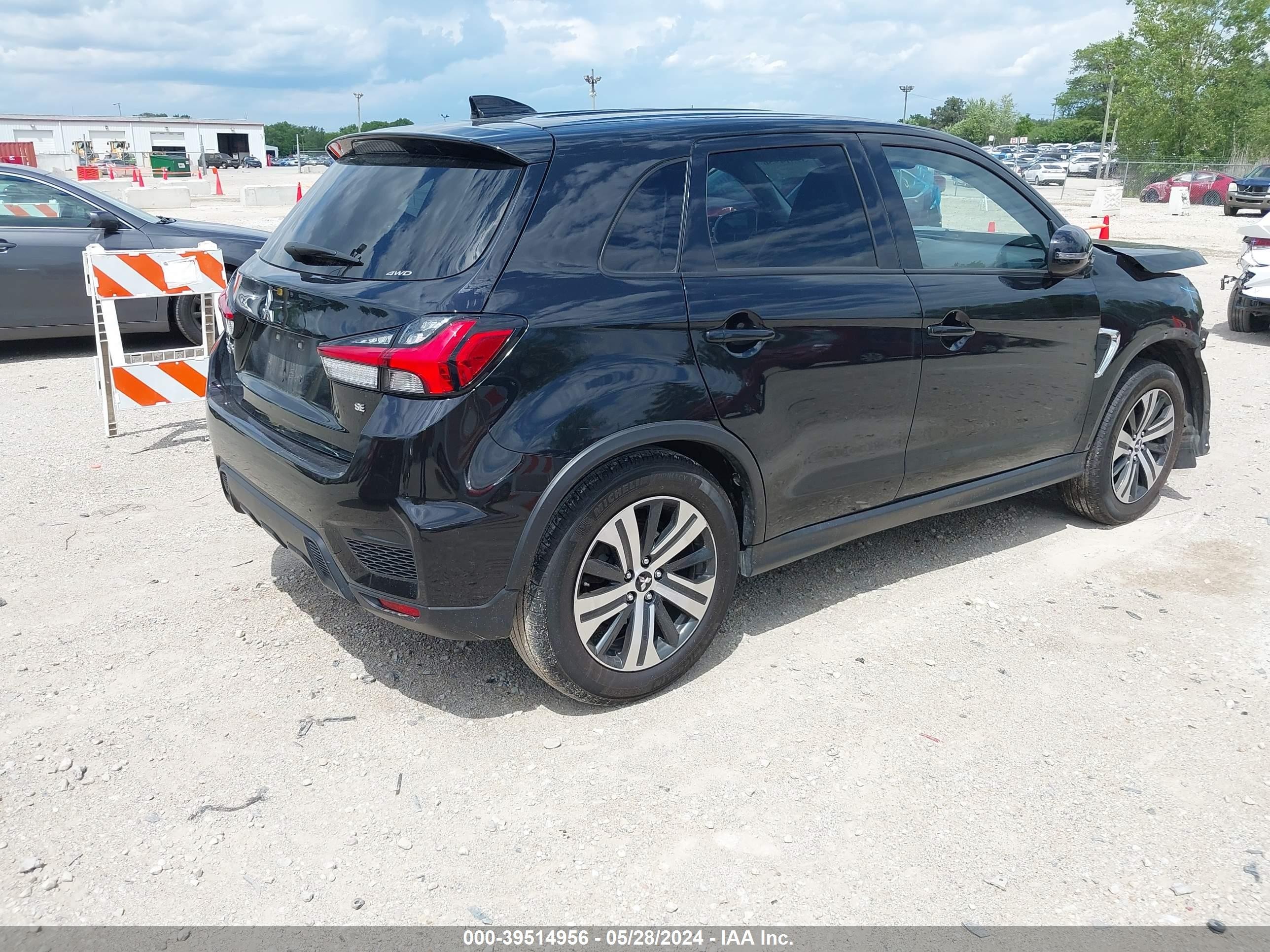 Photo 3 VIN: JA4ARUAU9MU010439 - MITSUBISHI OUTLANDER 