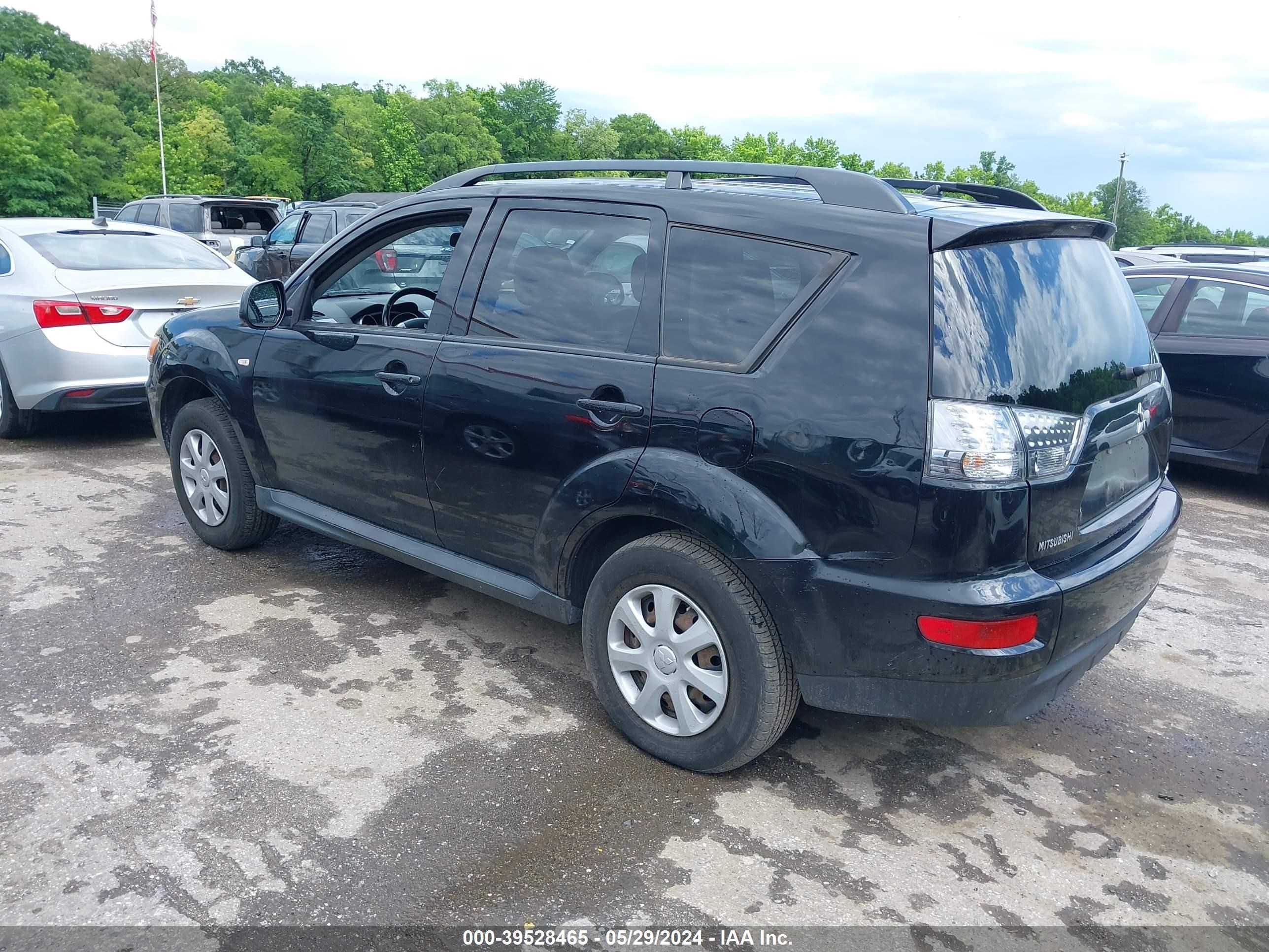 Photo 2 VIN: JA4AS2AW6CU003831 - MITSUBISHI OUTLANDER 