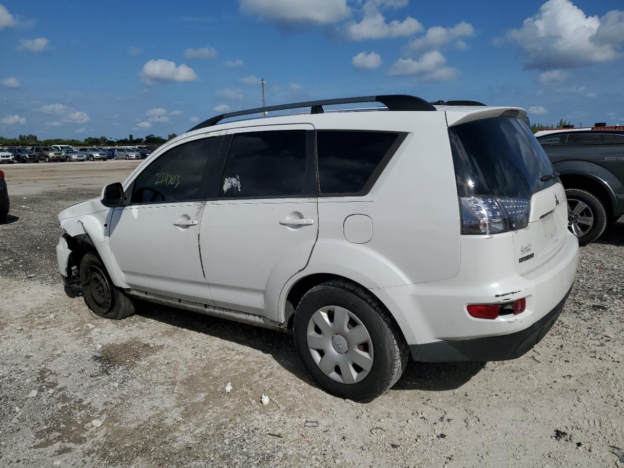 Photo 1 VIN: JA4AS2AW8BU038014 - MITSUBISHI OUTLANDER 