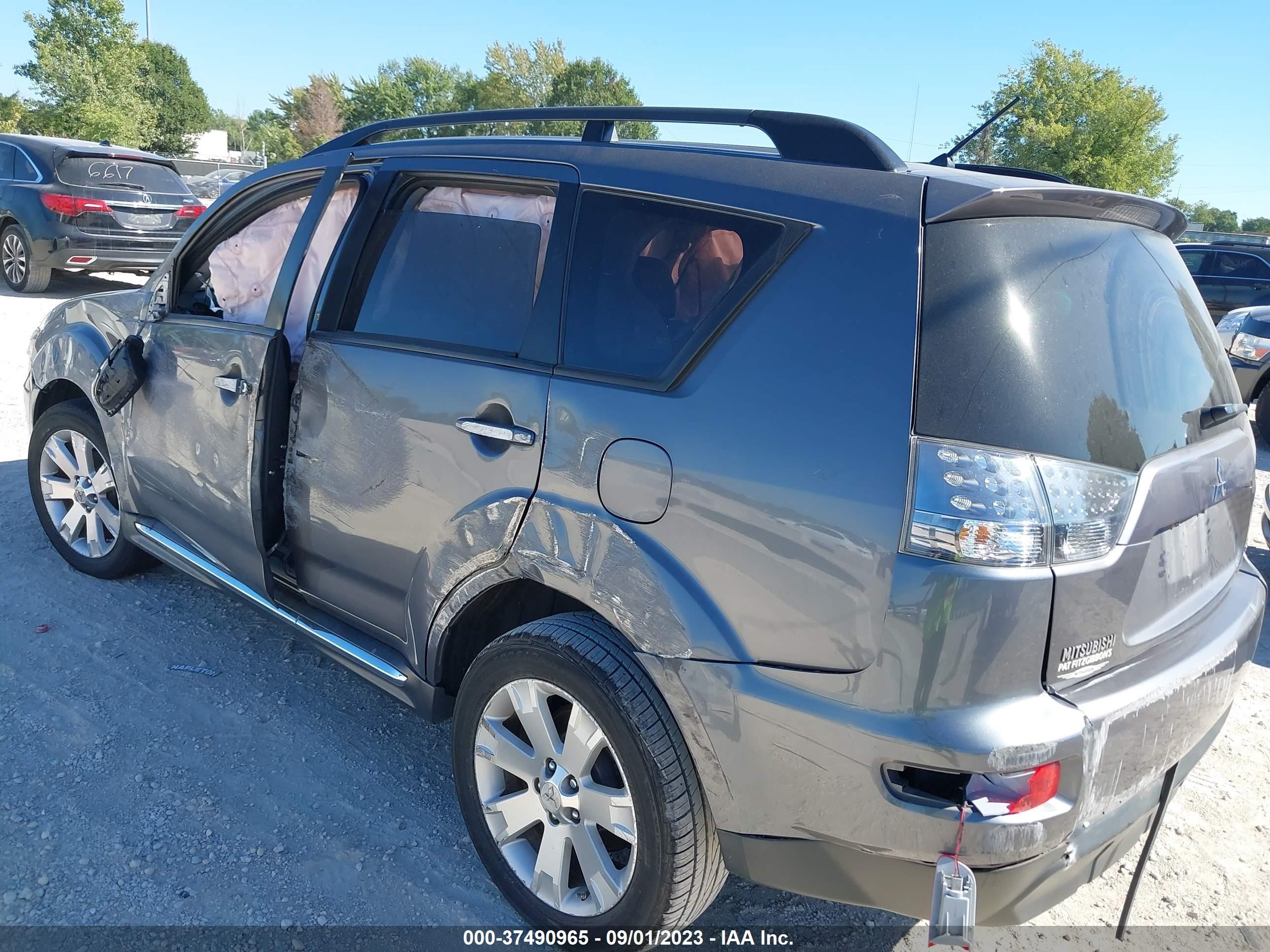 Photo 2 VIN: JA4AS3AW0BU028356 - MITSUBISHI OUTLANDER 