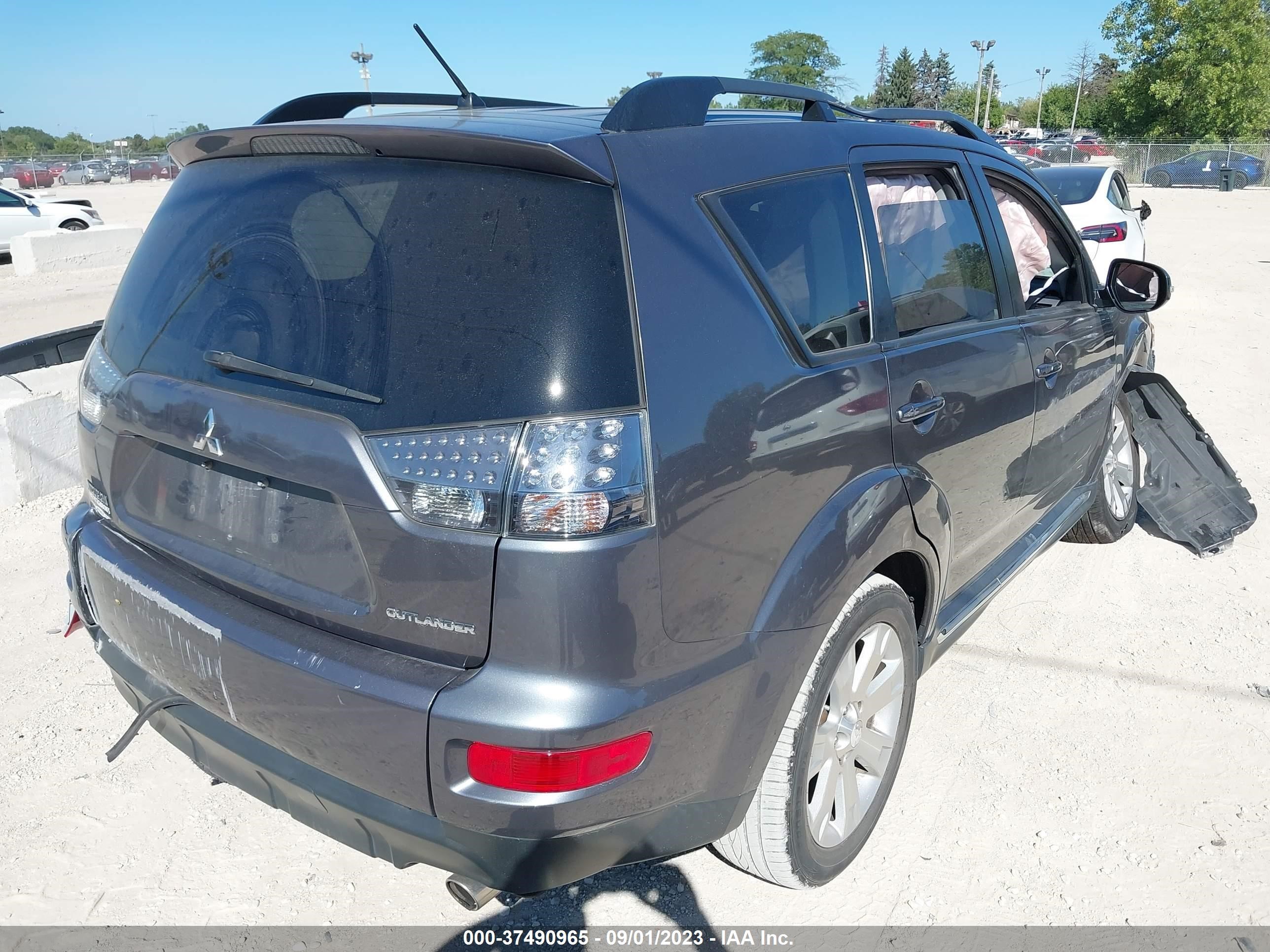 Photo 3 VIN: JA4AS3AW0BU028356 - MITSUBISHI OUTLANDER 