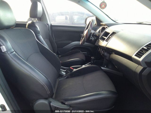 Photo 4 VIN: JA4AS3AW2BU025622 - MITSUBISHI OUTLANDER 