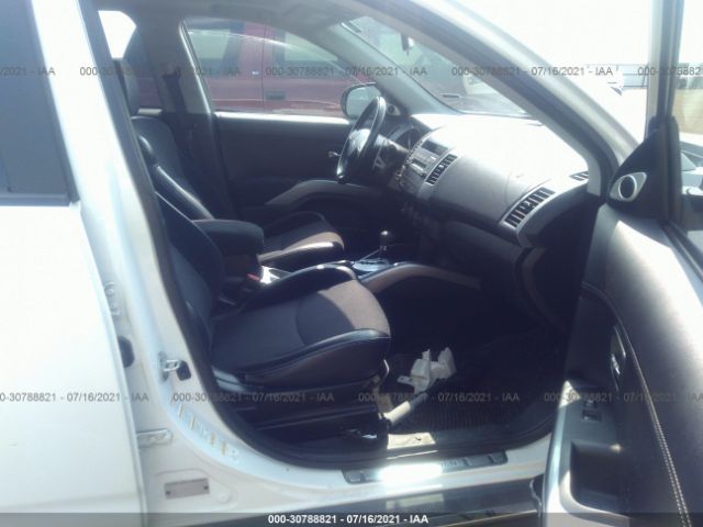 Photo 4 VIN: JA4AS3AW6BU019032 - MITSUBISHI OUTLANDER 